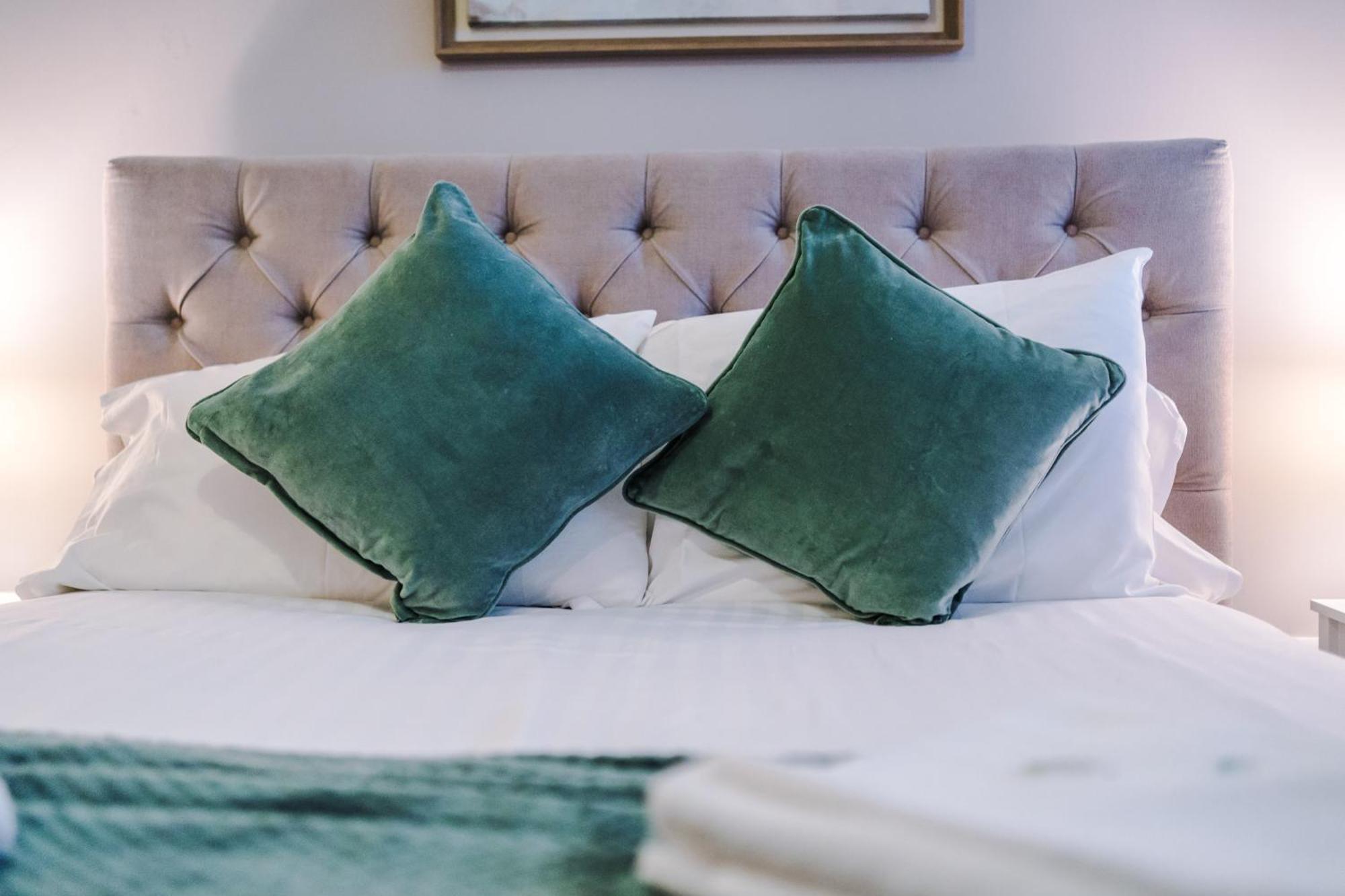 Kinship House By Yourstays - Stunning In The Suburbs * Newcastle-under-Lyme