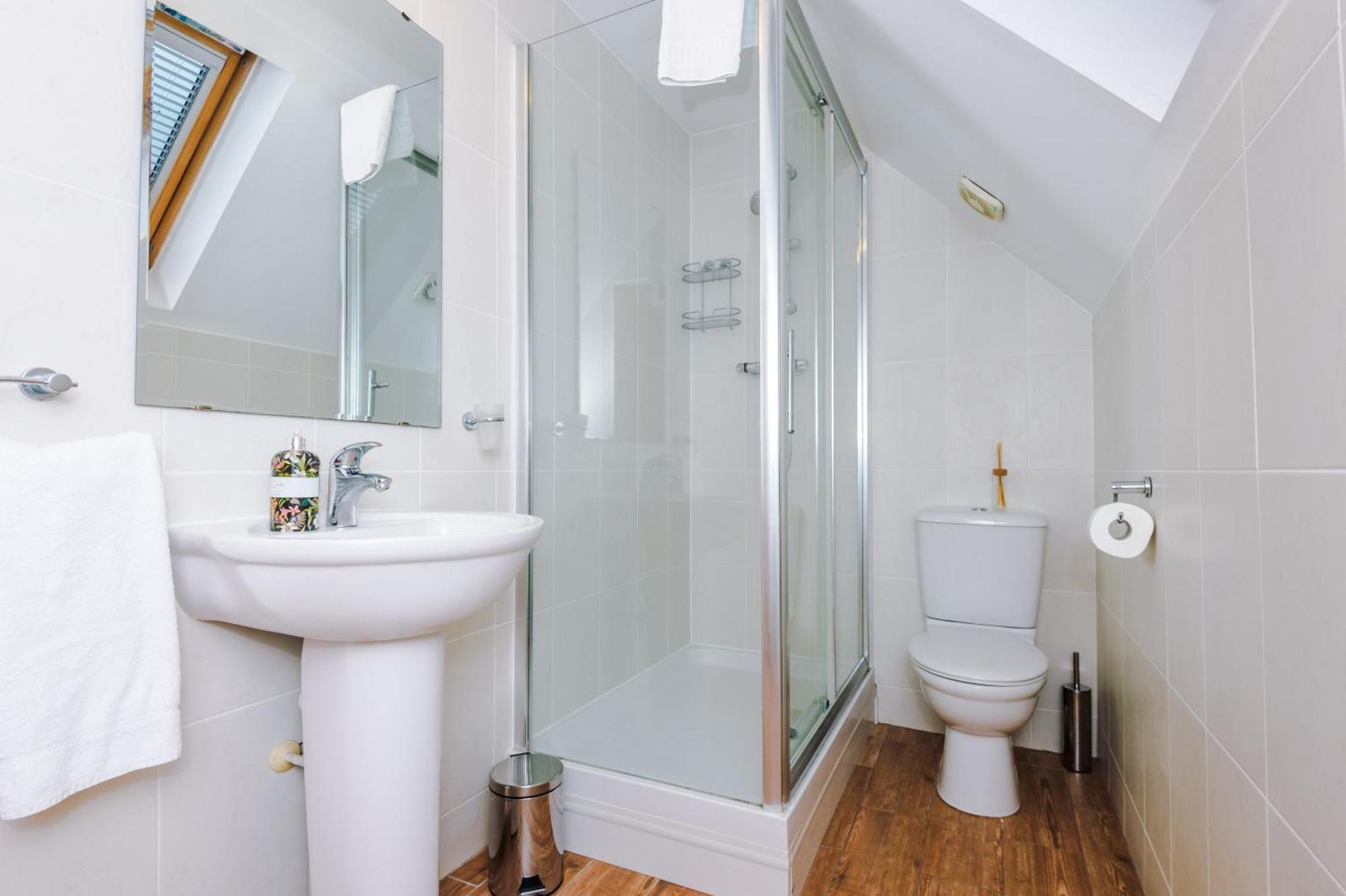 Kinship House By Yourstays - Stunning In The Suburbs Vakantiehuis Newcastle-under-Lyme