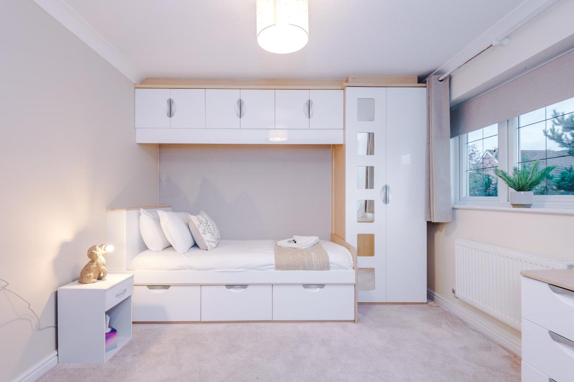 Kinship House By Yourstays - Stunning In The Suburbs Vakantiehuis Newcastle-under-Lyme